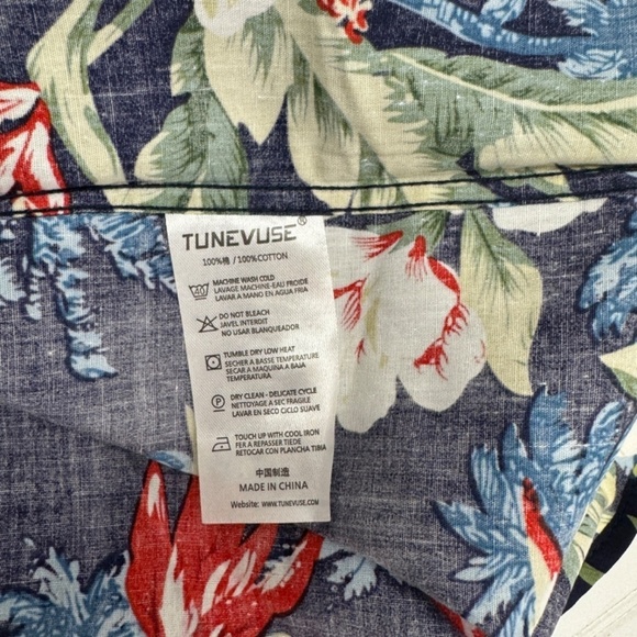 NWT Tunevuse Long Sleeve Button Front Hawaiian Shirt Regular Fit Medium - Picture 6 of 7